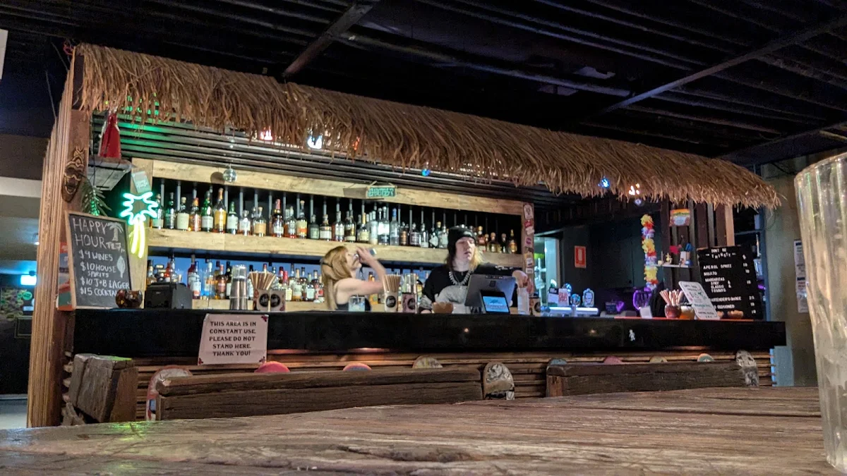 Vibe, Jack & Bones Island Bar