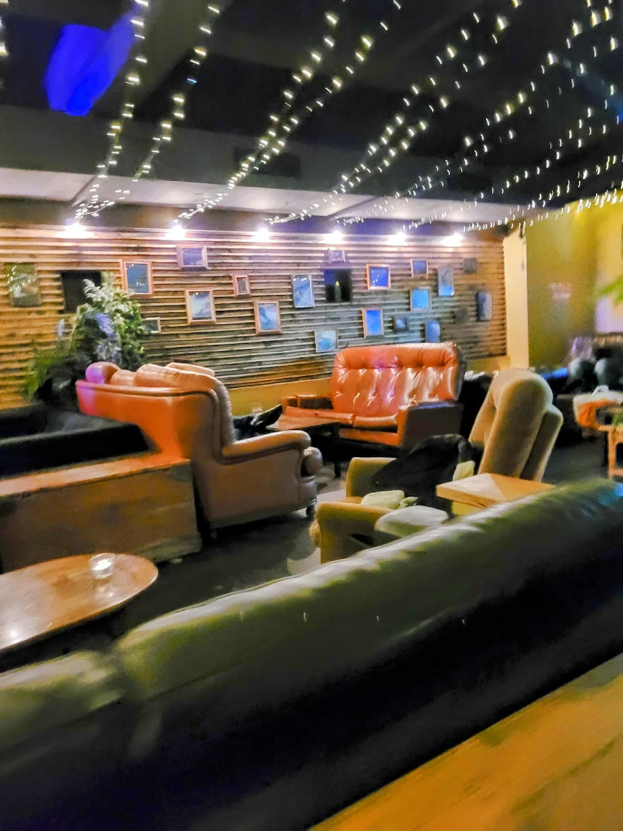 Vibe, Jack & Bones Island Bar