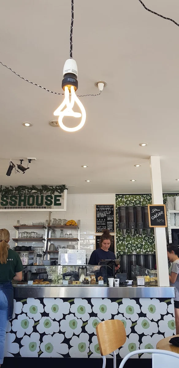 Vibe, Glasshouse Hampton