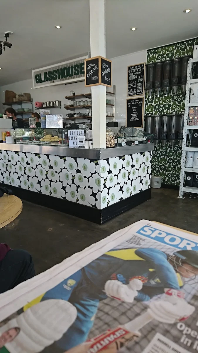 Vibe, Glasshouse Hampton