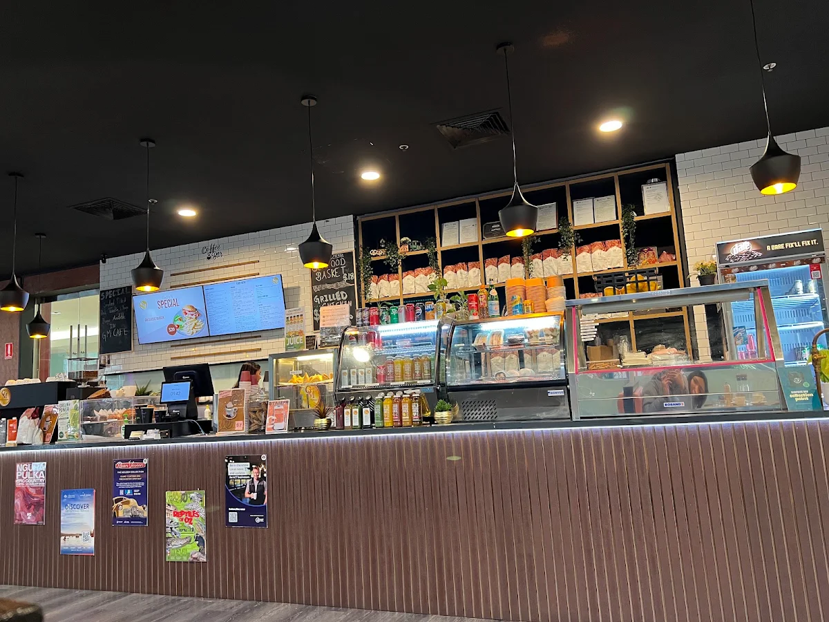 Vibe, Golden Moment Cafe & Restaurant