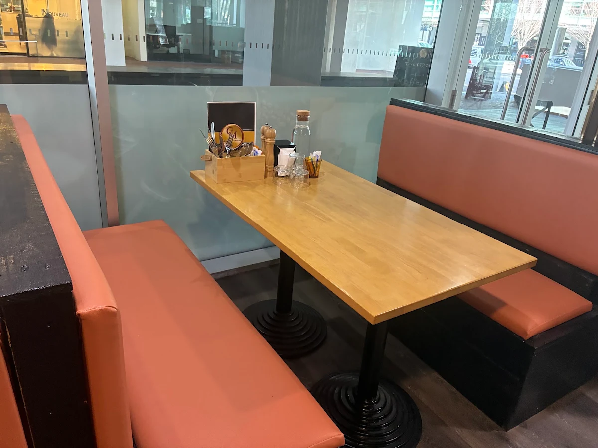 Vibe, Golden Moment Cafe & Restaurant