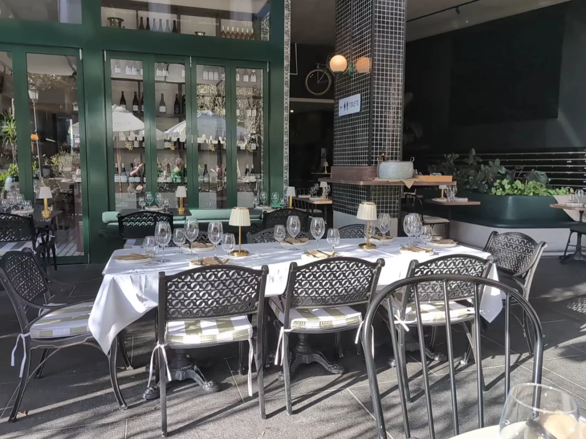 Vibe, South City Wine Bar & Bistro