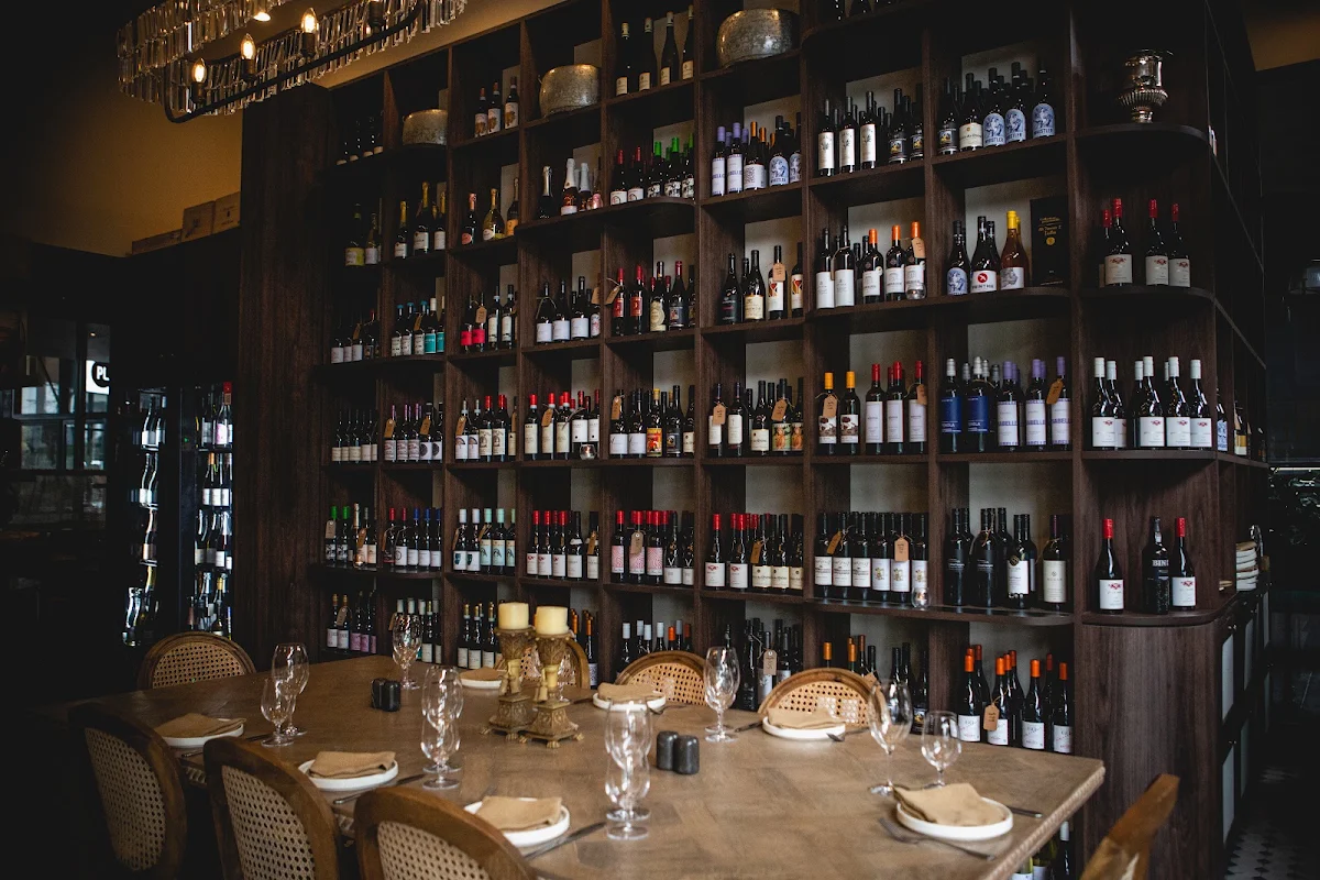 Vibe, South City Wine Bar & Bistro