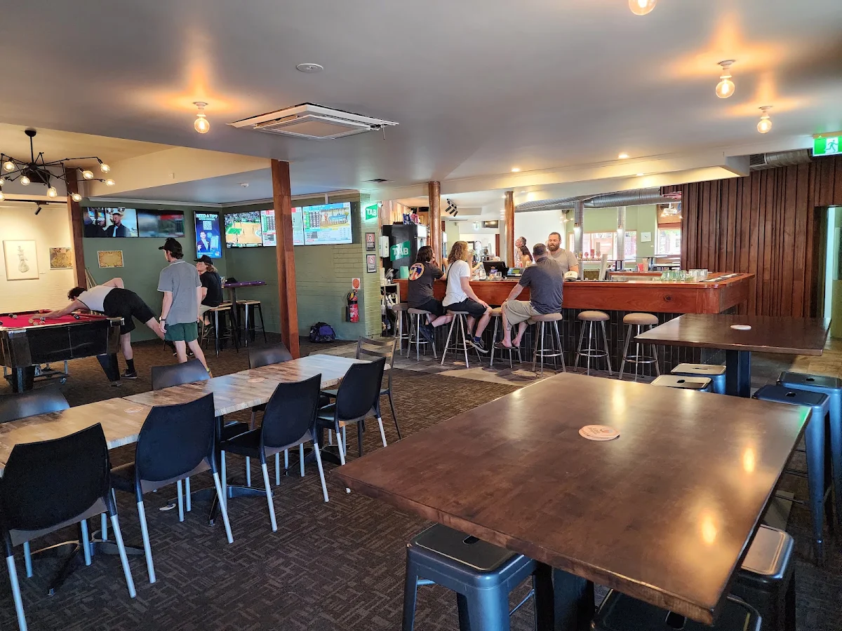 Vibe, Hotel Metropole Lismore