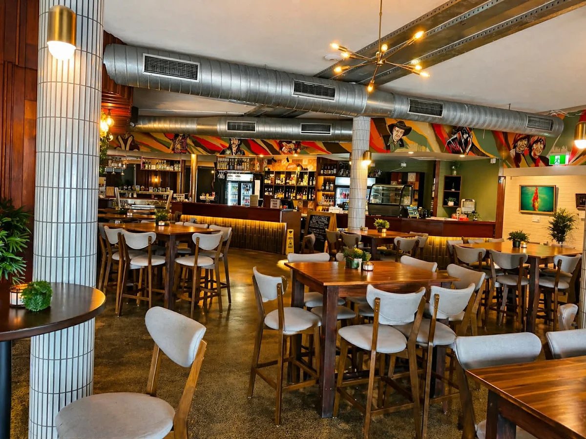 Vibe, Hotel Metropole Lismore