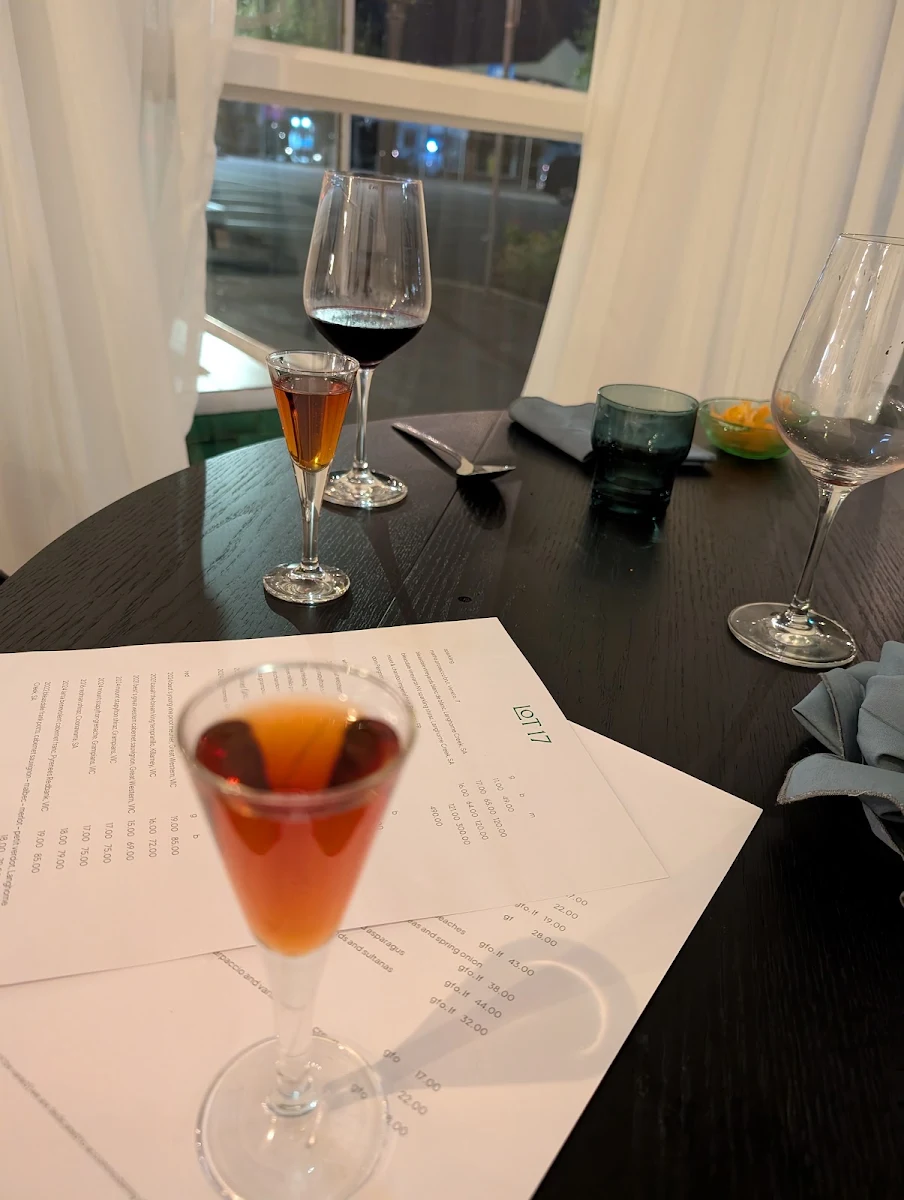 Menu, Lot 17