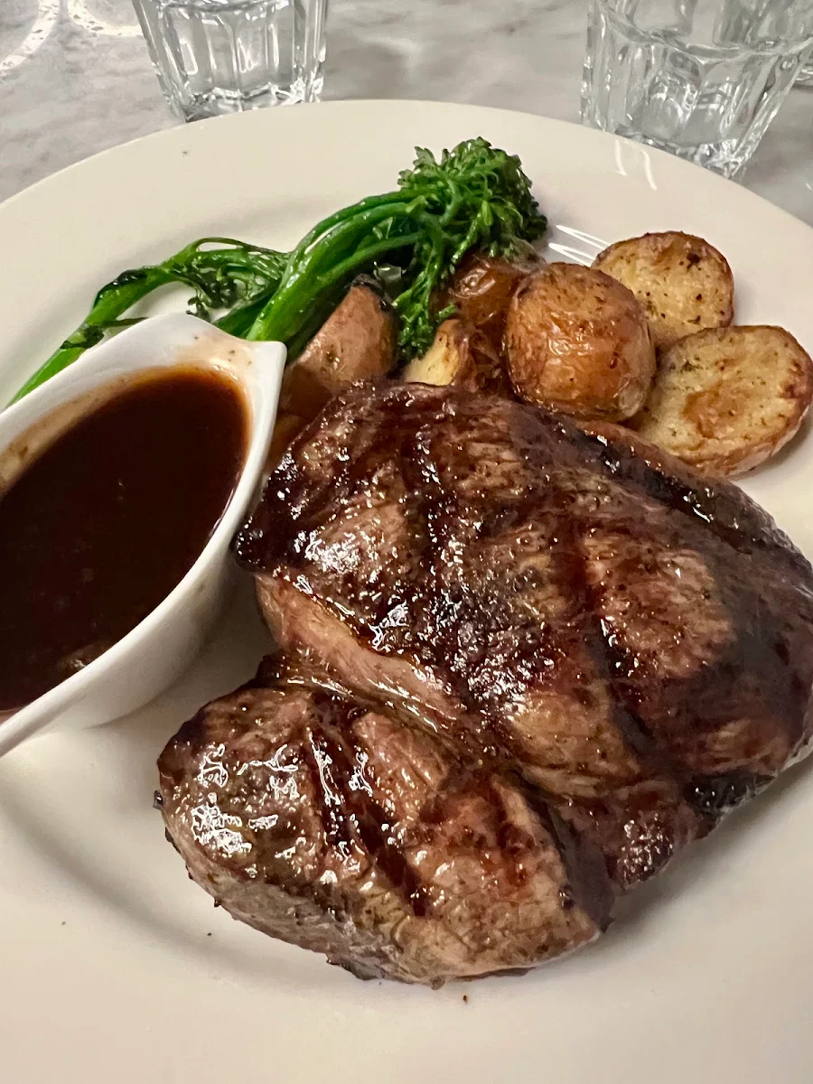 Food & drink, Riviera Bar & Grill