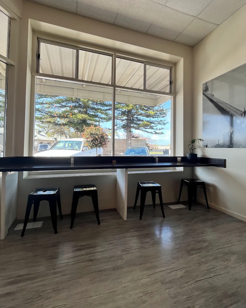 Vibe, Peterson’s Blue Lime Cafe & Deli