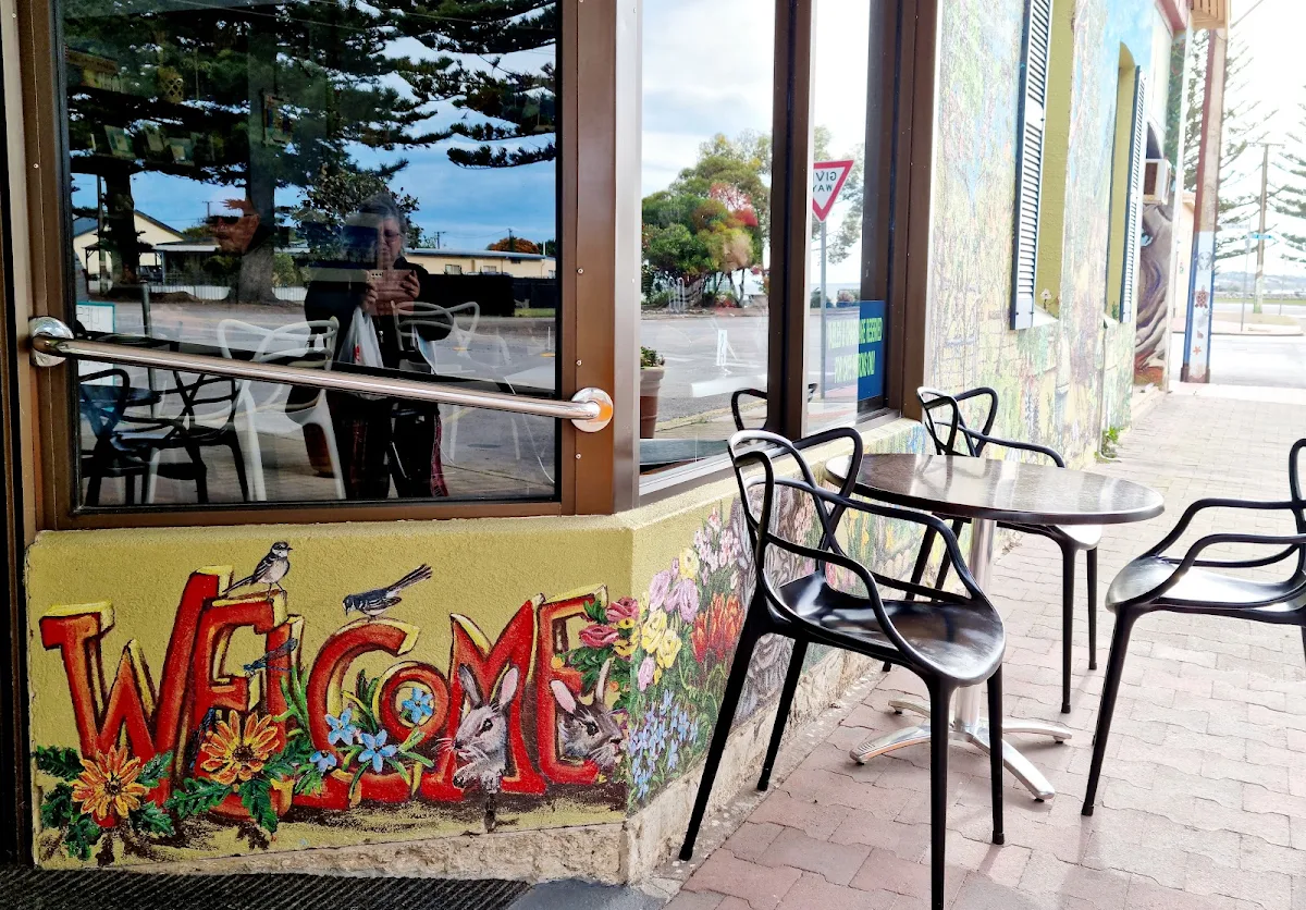 Vibe, Peterson’s Blue Lime Cafe & Deli
