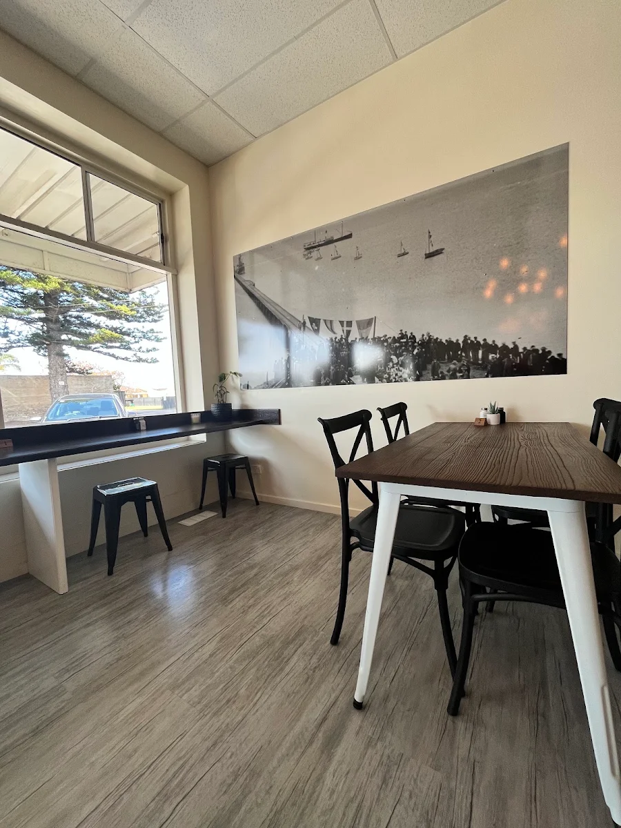 Vibe, Peterson’s Blue Lime Cafe & Deli