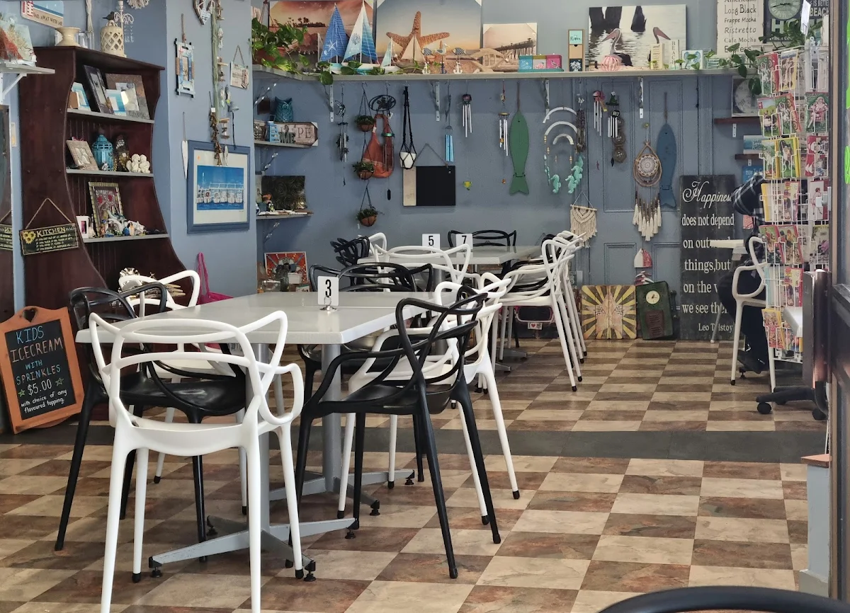 Vibe, Peterson’s Blue Lime Cafe & Deli