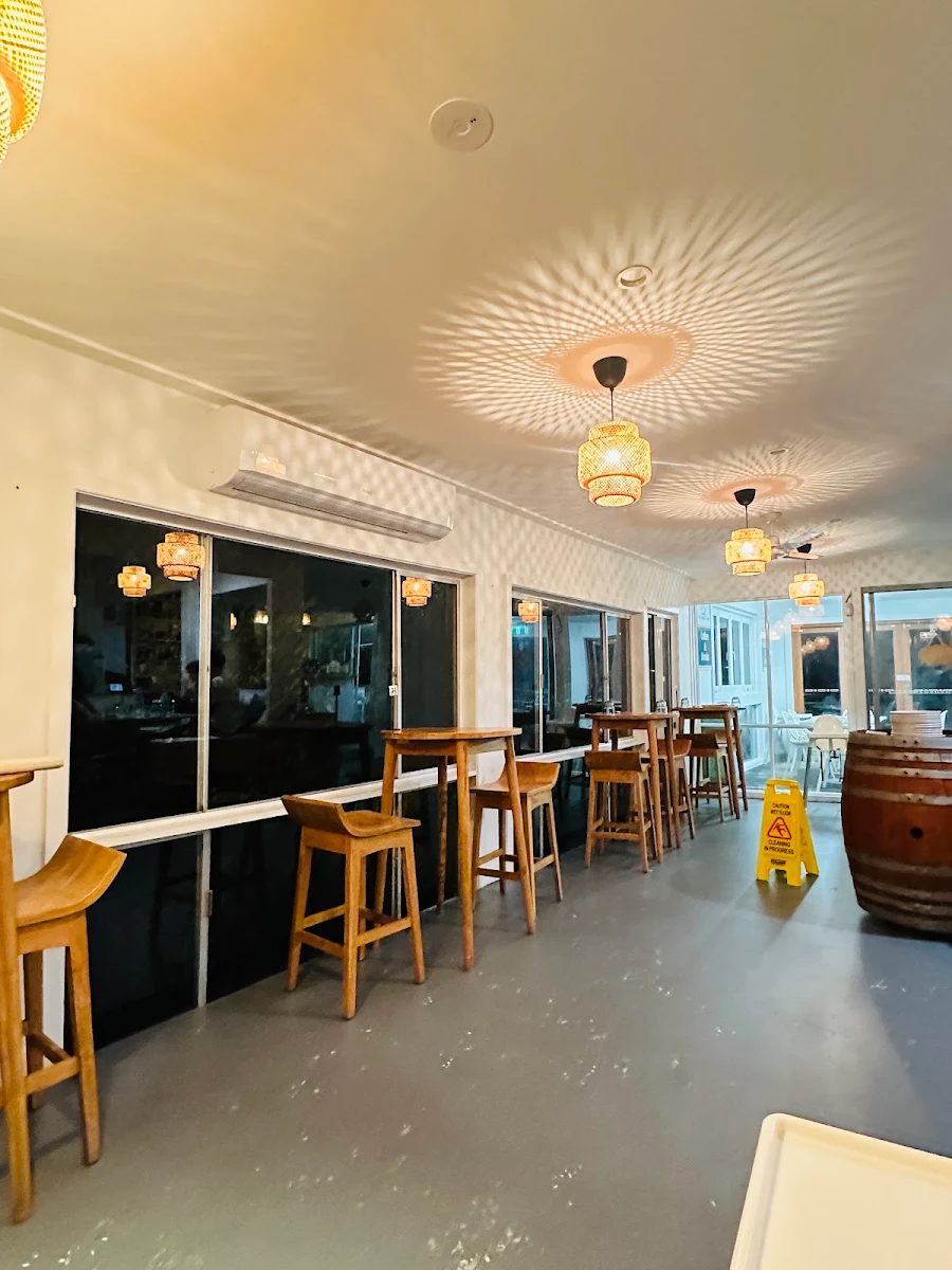 Vibe, Kandy Restaurant & Bar