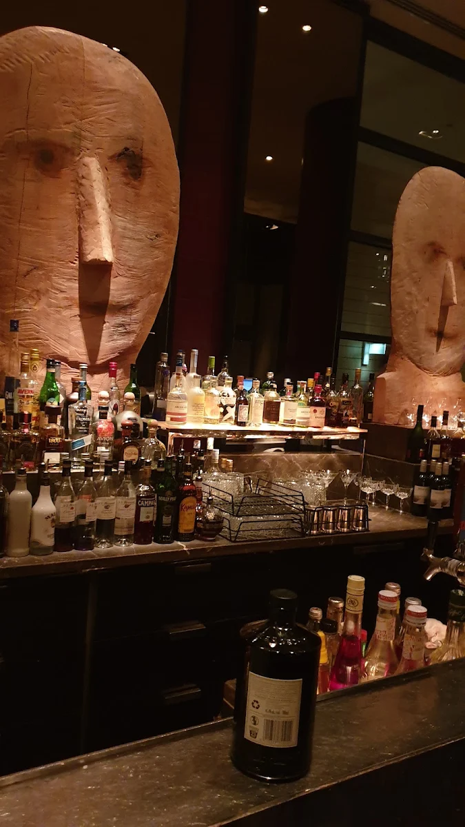 Vibe, Ru-Co Bar