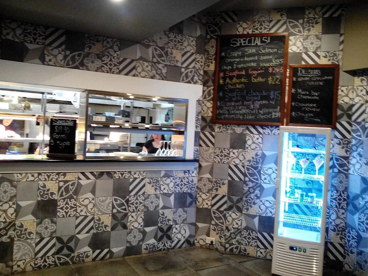 Menu, Tourist Hotel