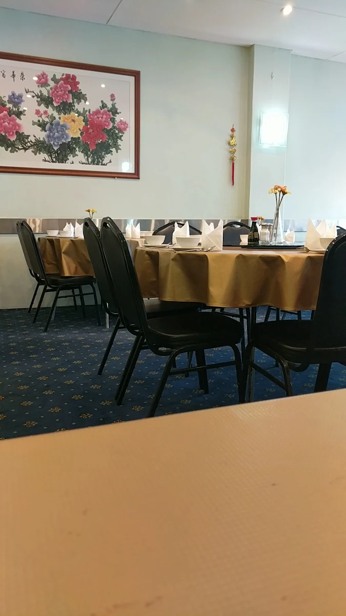 Vibe, Golden Star 2001 Chinese Restaurant