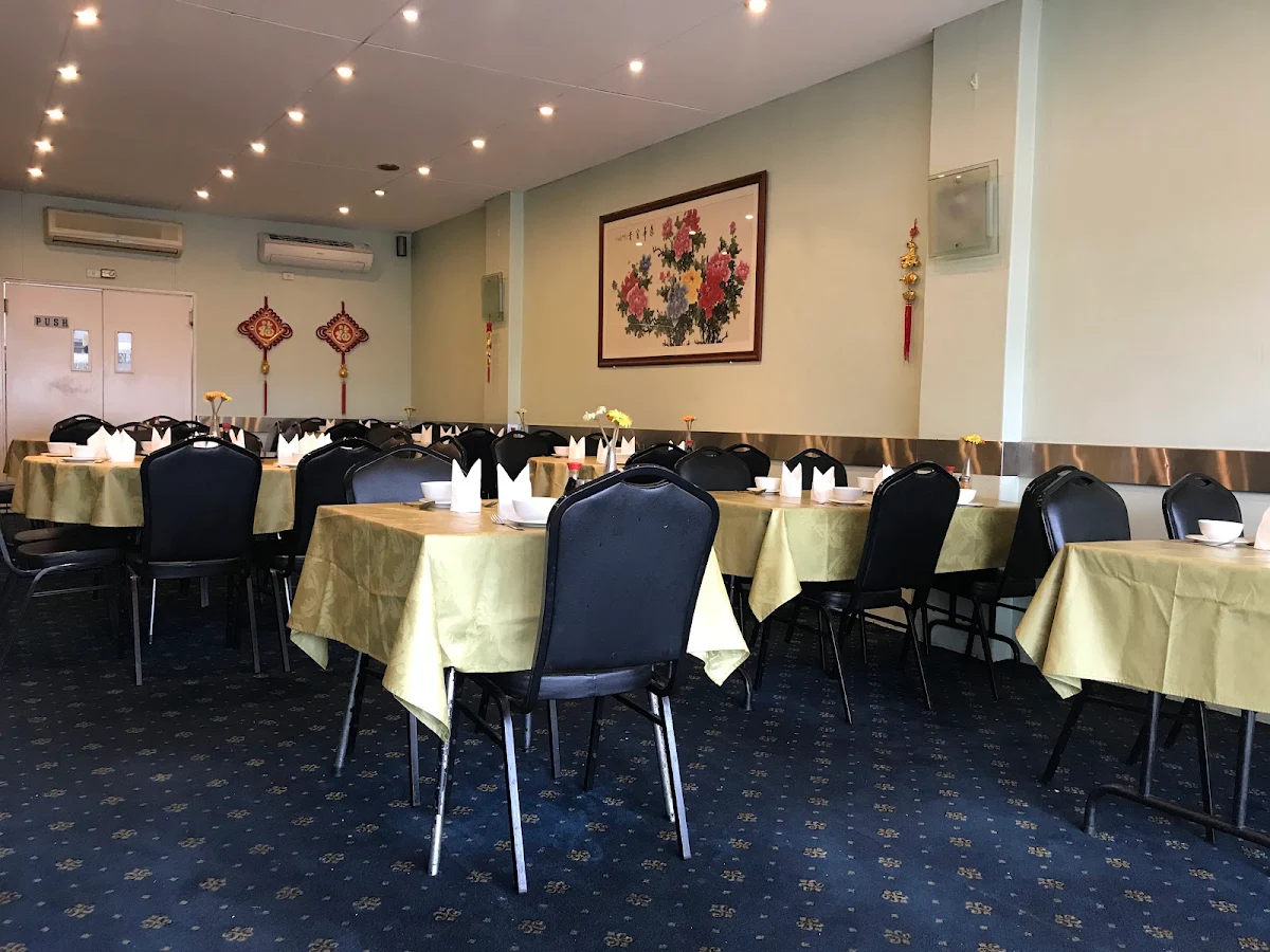 Vibe, Golden Star 2001 Chinese Restaurant