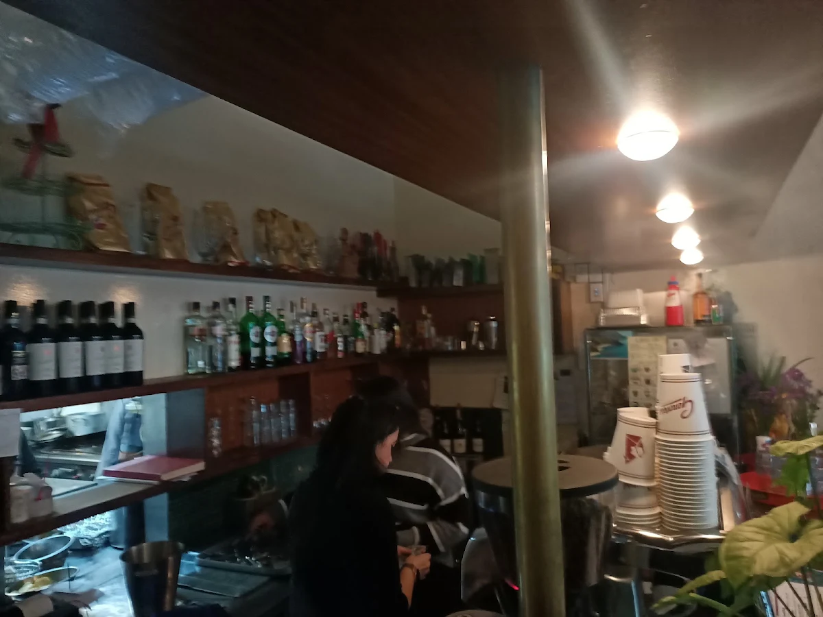 Vibe, La Lucciola Bistro