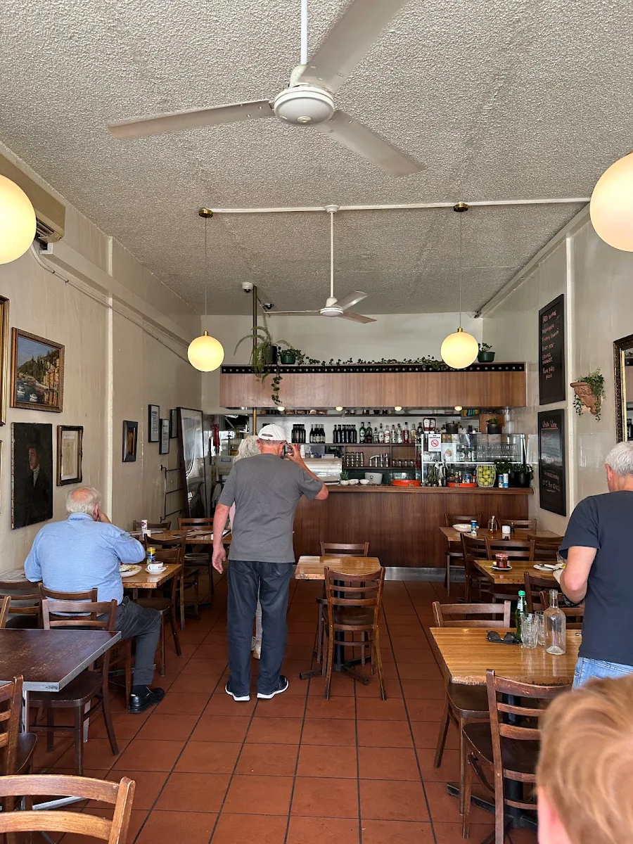 Vibe, La Lucciola Bistro