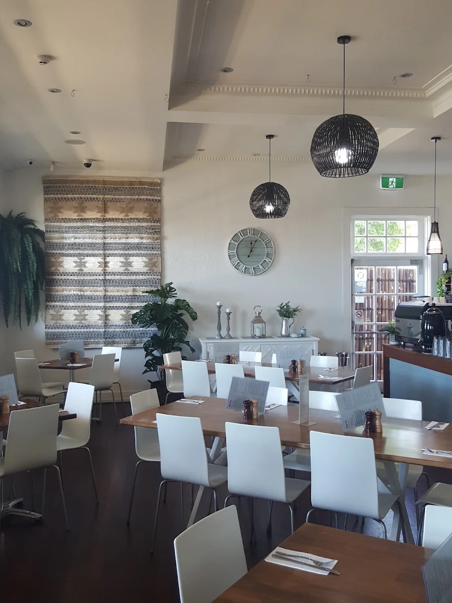 Vibe, The Coast Hotel