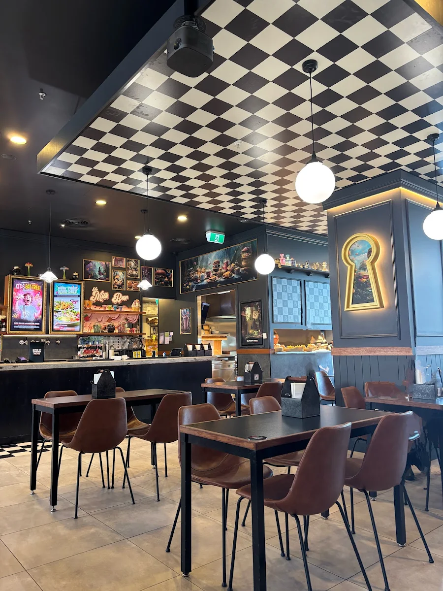 Vibe, Burger Urge (Greenhills)