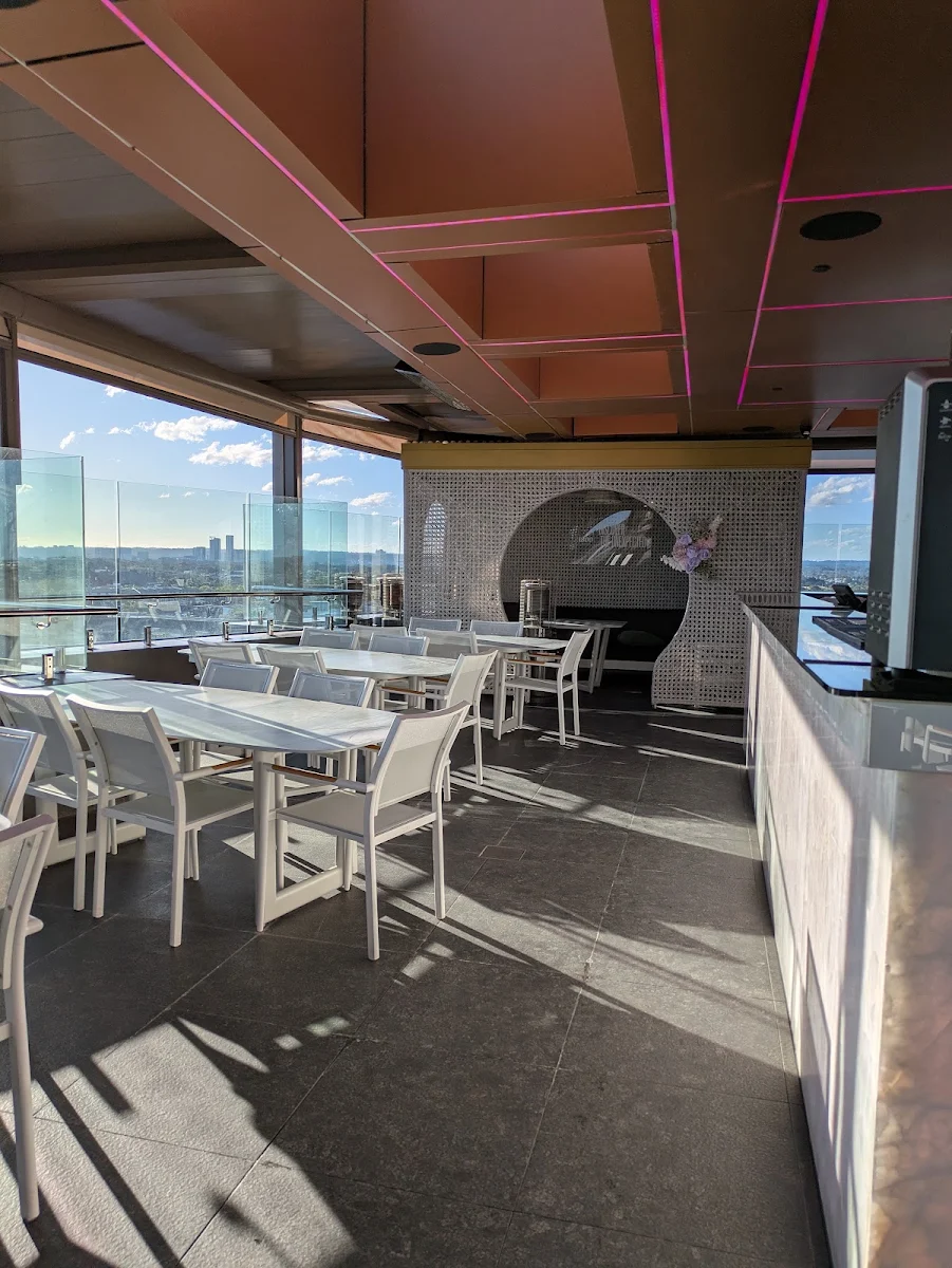 Vibe, Skye Bar & Lounge