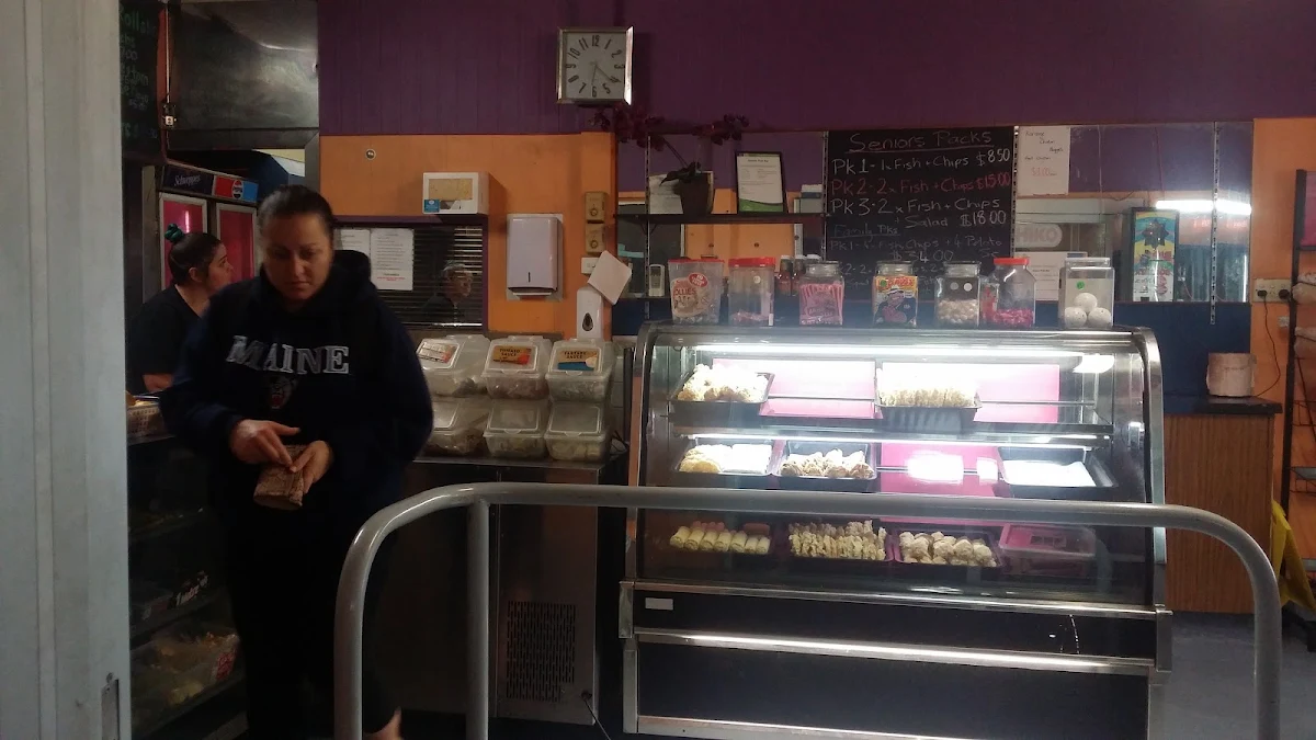 Vibe, Samo's Fish Bar