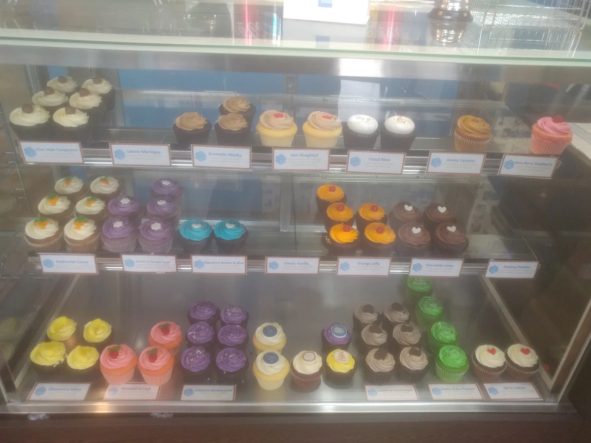 Vibe, Cupcakes by Paolo