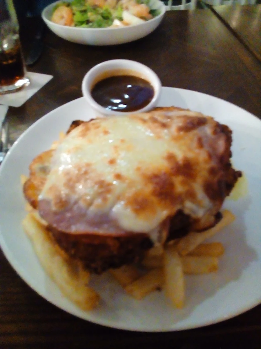 Food & drink, Edgeworth Tavern