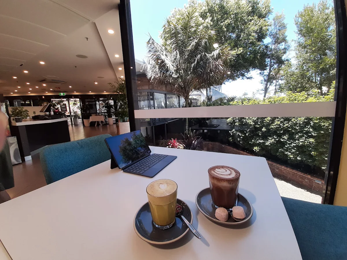 Vibe, HOTA Café