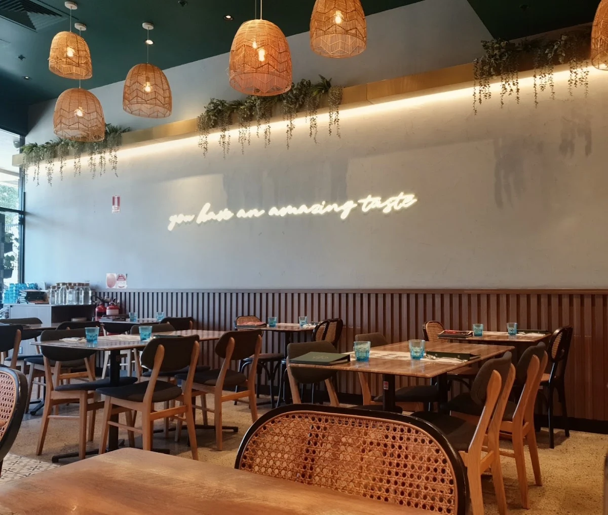 Vibe, Ros Niyom (Glenmore Park)