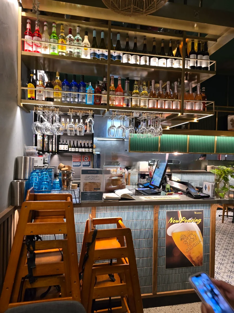 Vibe, Ros Niyom (Glenmore Park)