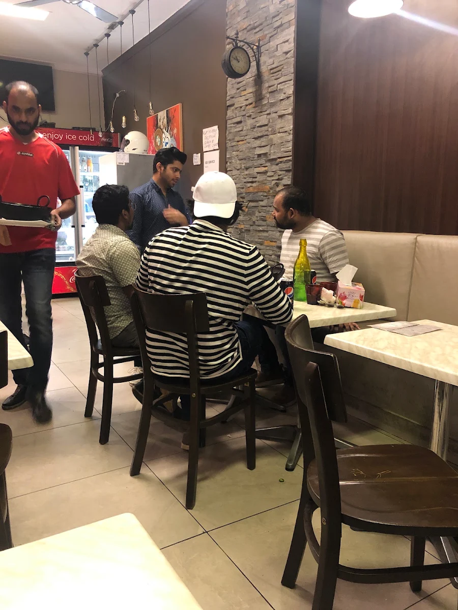 Vibe, Curry in Carlton