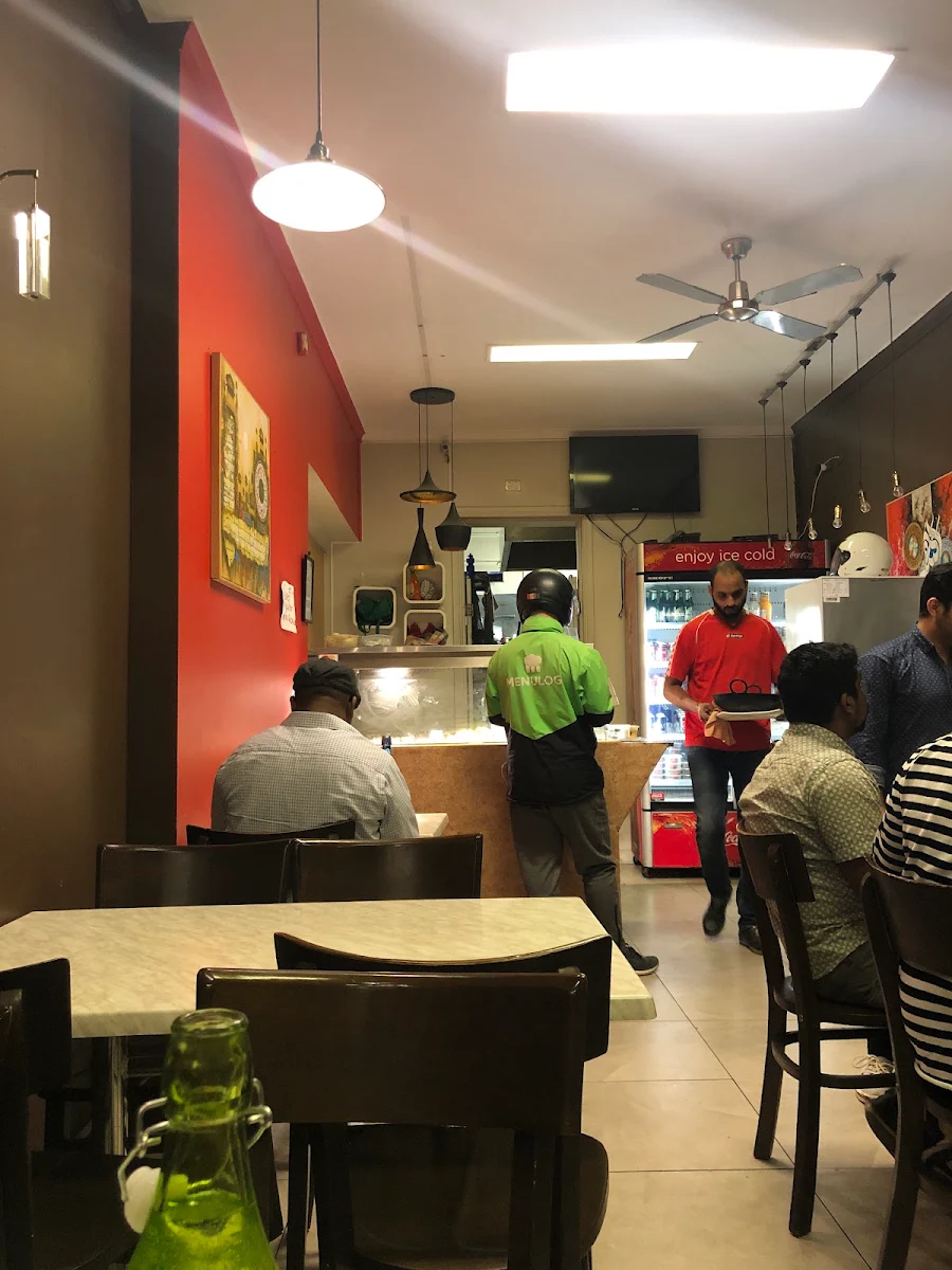 Vibe, Curry in Carlton