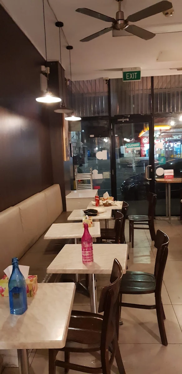 Vibe, Curry in Carlton