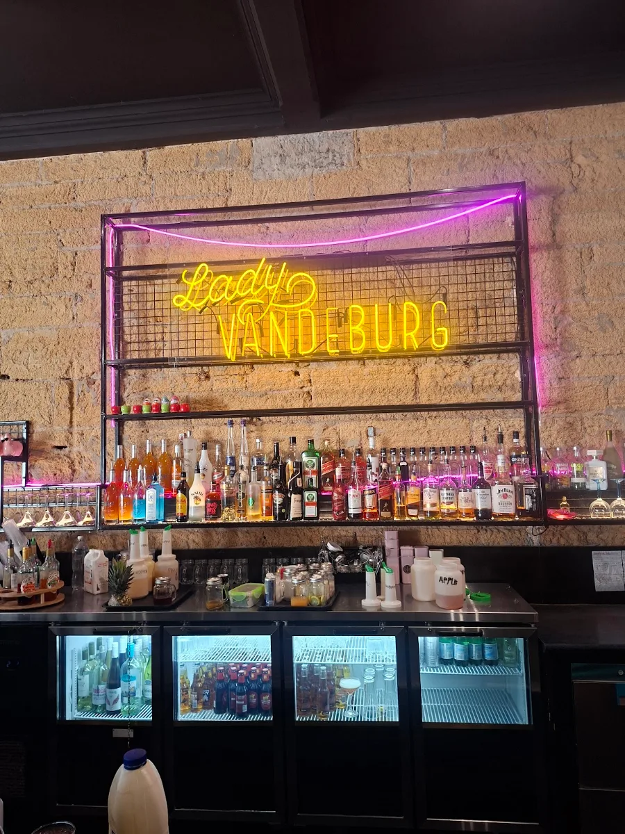 Vibe, Lady Vandeburg