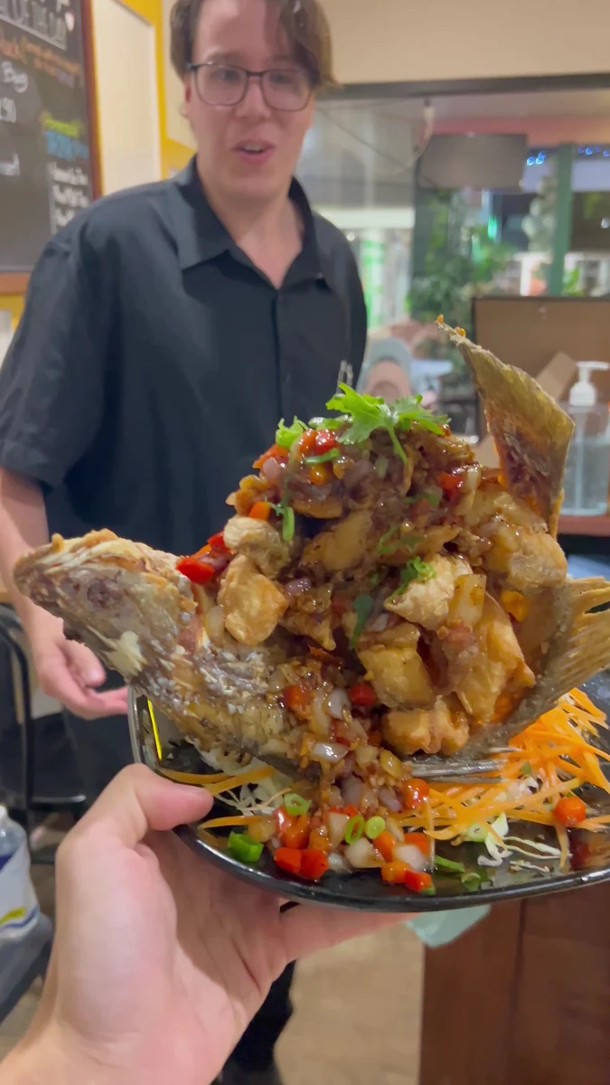 Vibe, Thai Hometown Halal Restaurant