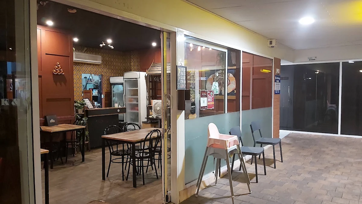 Vibe, Thai Hometown Halal Restaurant