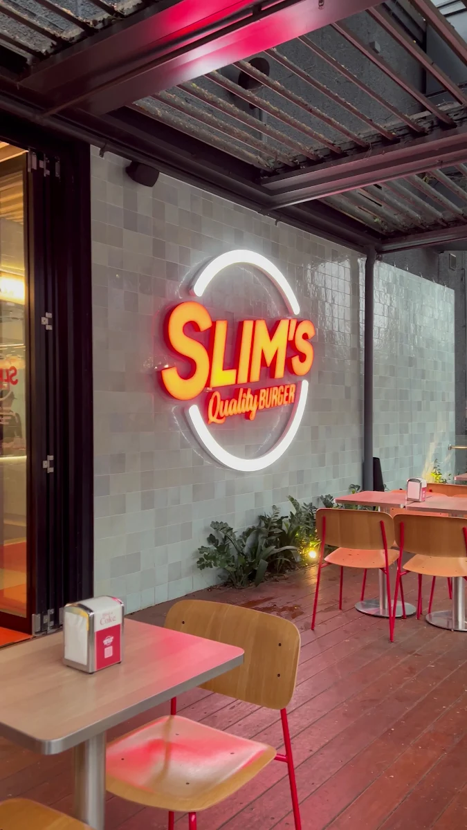 Vibe, Slim's Quality Burger
