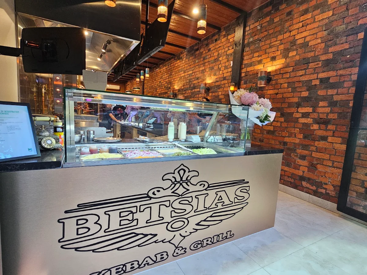 Vibe, Betsias Kebab & Grill