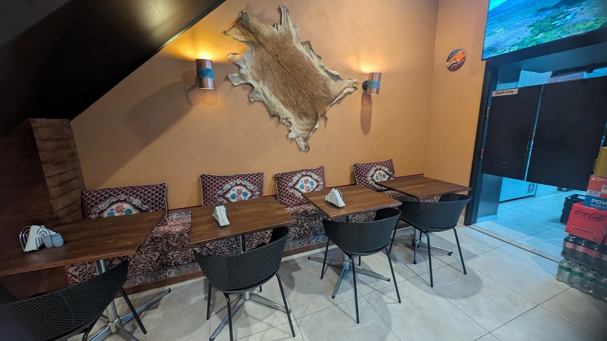 Vibe, Betsias Kebab & Grill