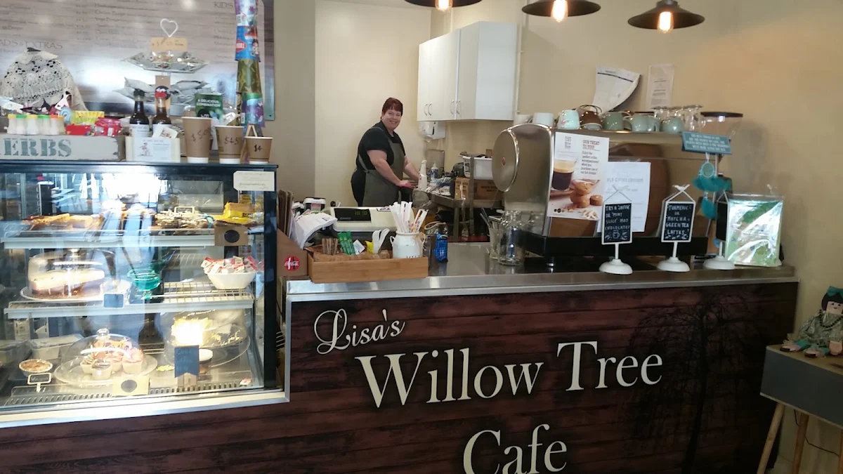 Vibe, Lisa's Willow Tree Cafe