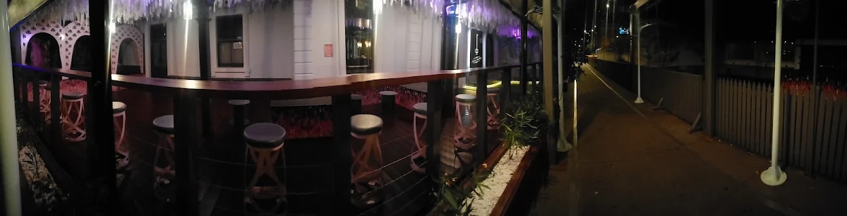 Vibe, Secret Garden Bar