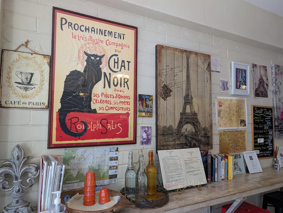 Menu, Little Paris Café