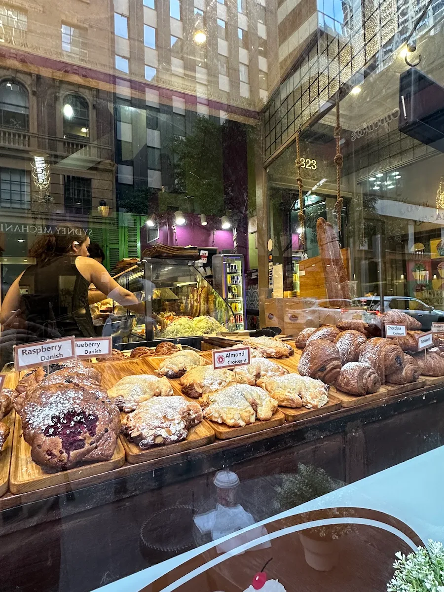 Vibe, Cupcakes on Pitt