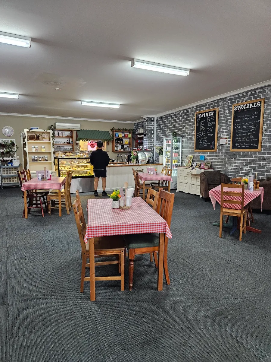 Vibe, Wendy May's Cafe