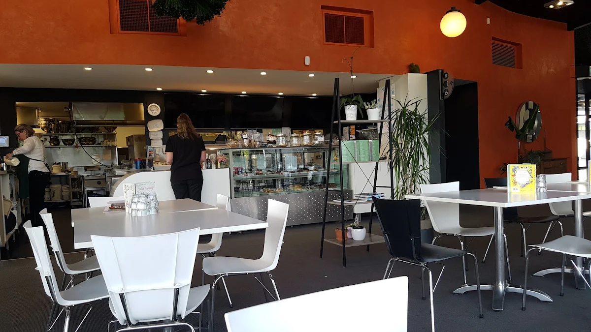 Vibe, Jude's Cafe