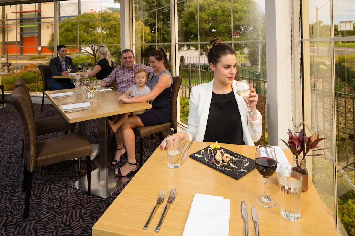 Vibe, Hovell Bar & Grill Albury