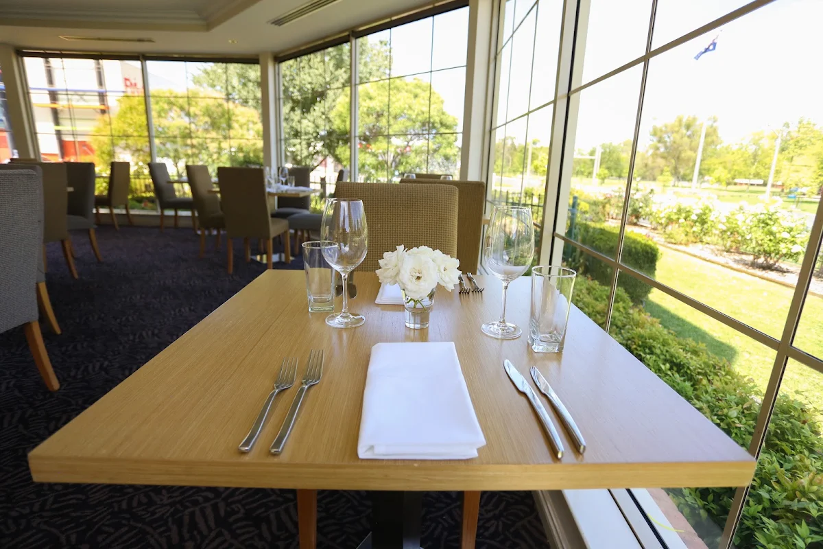 Vibe, Hovell Bar & Grill Albury