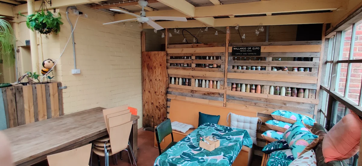 Vibe, The Old Dog Cafe